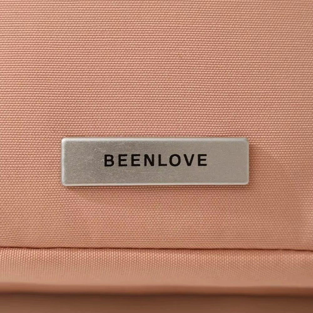 Trousse maquillage imperméable à compartiments – Emilia